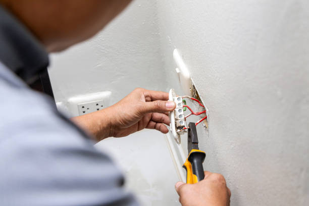 Best Affordable Emergency Electrician  in Perry, KS